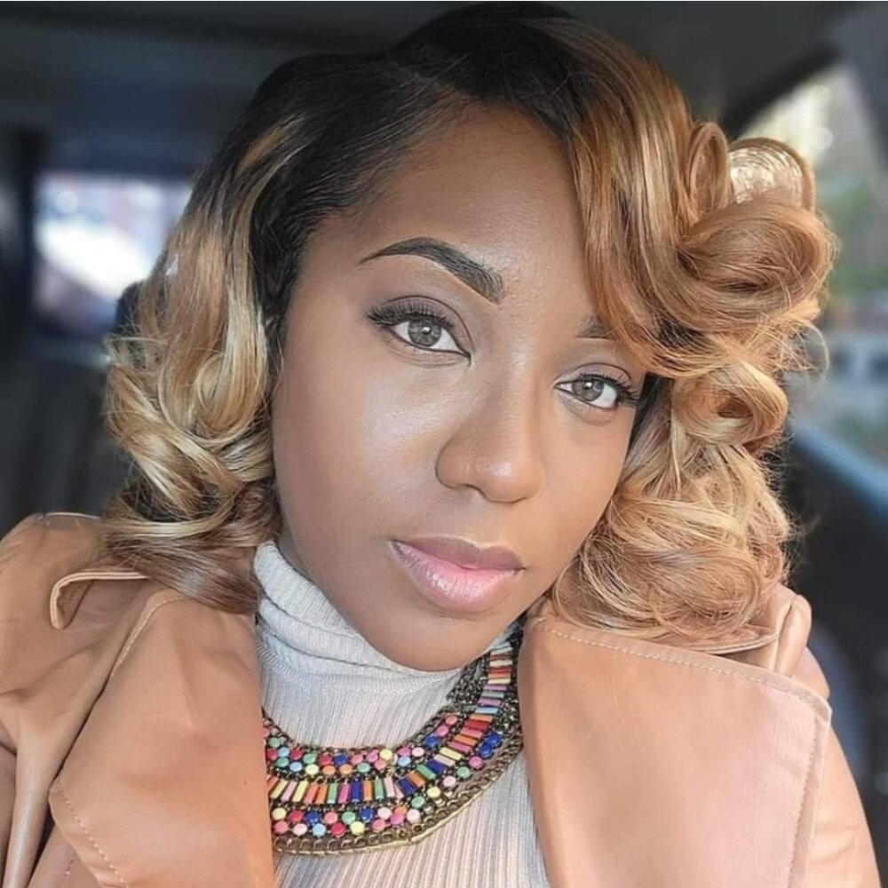 Meet your Posher, Sharontina